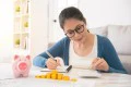Mẹo vặt cuộc sống: Chi tiêu ra sao để không cháy túi mùa lễ Tết