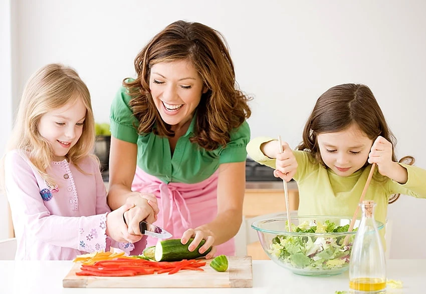 Đừng quên tạo không khí vui vẻ cho những bữa ăn của trẻ Đừng quên tạo không khí vui vẻ cho những bữa ăn của trẻ