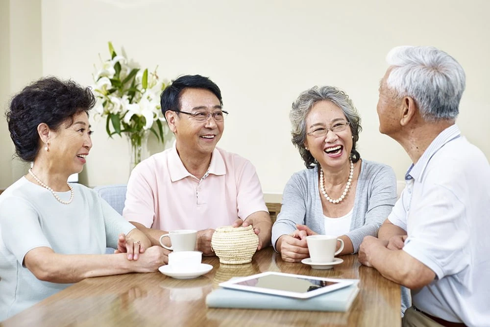 Uống cao hồng sâm giúp người già khỏe mạnh, minh mẫn hơn Uống cao hồng sâm giúp người già khỏe mạnh, minh mẫn hơn
