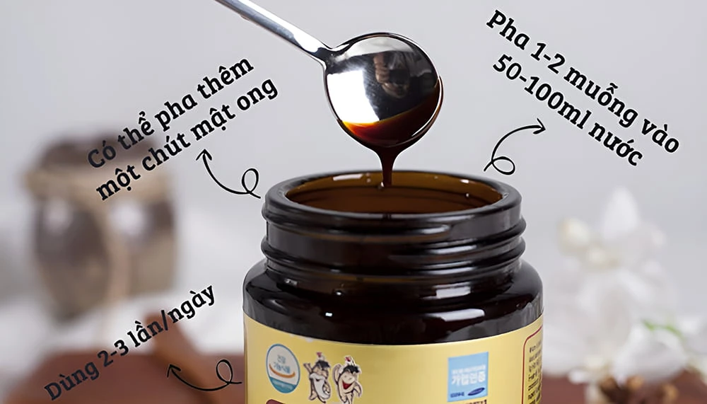 Bạn có thể pha cao hồng sâm cùng nước nóng và thưởng thức Bạn có thể pha cao hồng sâm cùng nước nóng và thưởng thức