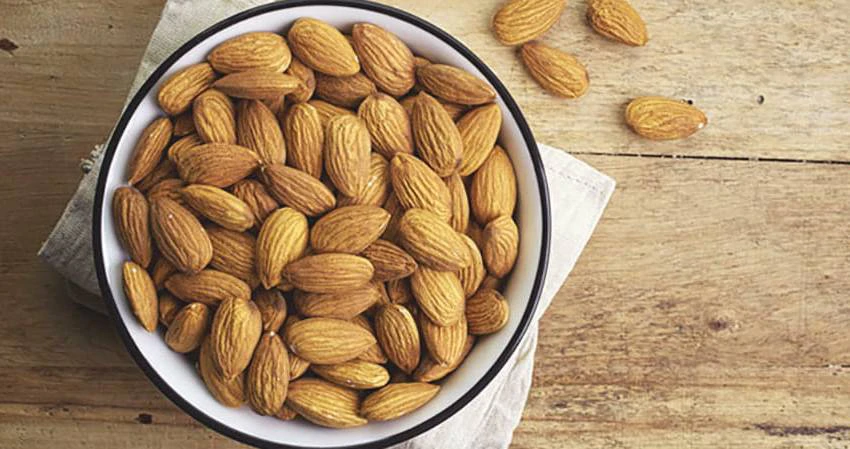 Hạt hạnh nhân giàu vitamin E tốt cho sức khỏe tim mạch