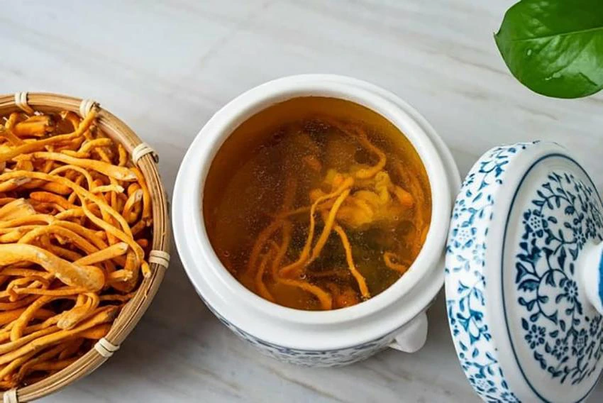 Đông trùng hạ thảo l