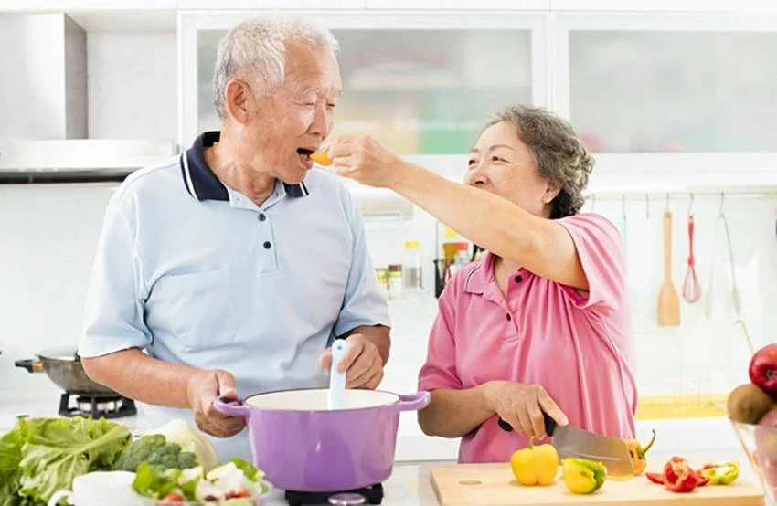 Ăn uống đủ chất sẽ giúp người cao tuổi có được hệ miễn dịch khỏe mạnh Ăn uống đủ chất sẽ giúp người cao tuổi có được hệ miễn dịch khỏe mạnh