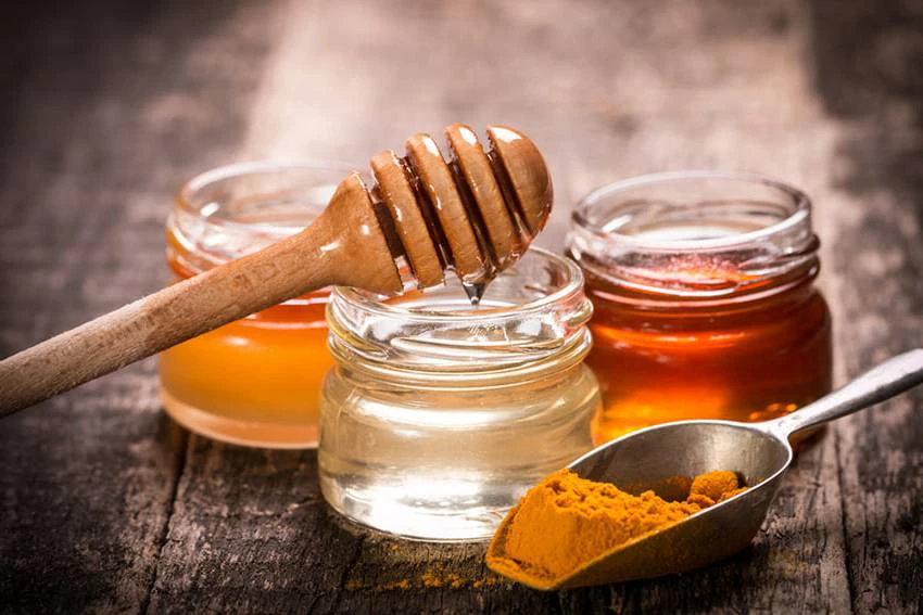 Chữa nhiệt miệng bằng mật ong và nghệ là biện pháp loại bỏ nhiệt miệng an toàn Chữa nhiệt miệng bằng mật ong và nghệ là biện pháp loại bỏ nhiệt miệng an toàn