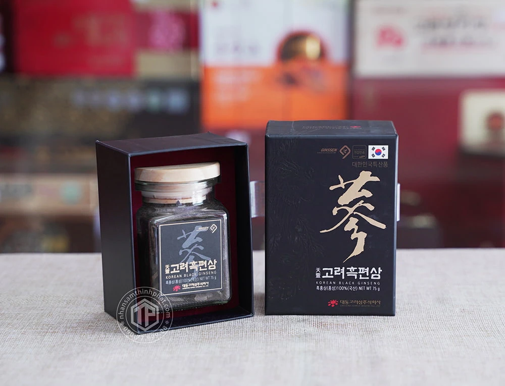 Hắc sâm củ khô thái lát Daedong lọ 75g Hắc sâm củ khô thái lát Daedong lọ 75g