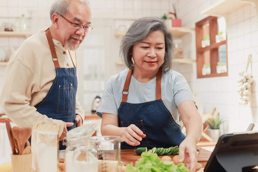 Người cao tuổi nên có khẩu phần ăn dinh dưỡng riêng  