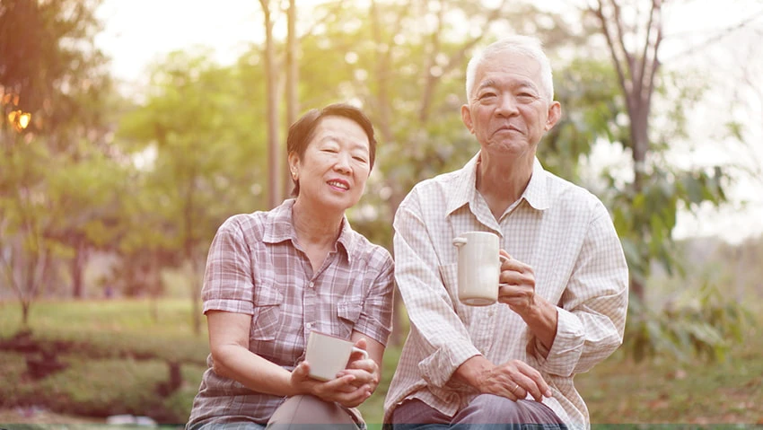 Chế độ dinh dưỡng phù hợp có thể giúp người cao tuổi vượt qua mùa nắng nóng