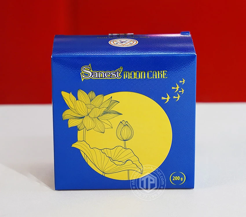 Bánh trung thu Yến Sào nhân mềm hộp 1 bánh x 200gr Bánh trung thu Yến Sào nhân mềm hộp 1 bánh x 200gr