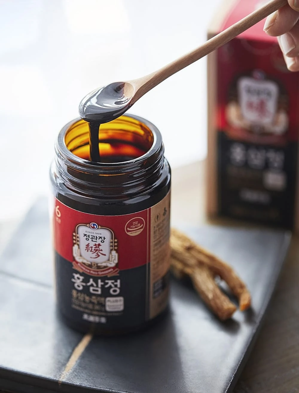 Cao sâm Hàn Quốc được cô đặc từ chiết xuất nhân sâm 6 năm tuổi Cao sâm Hàn Quốc được cô đặc từ chiết xuất nhân sâm 6 năm tuổi